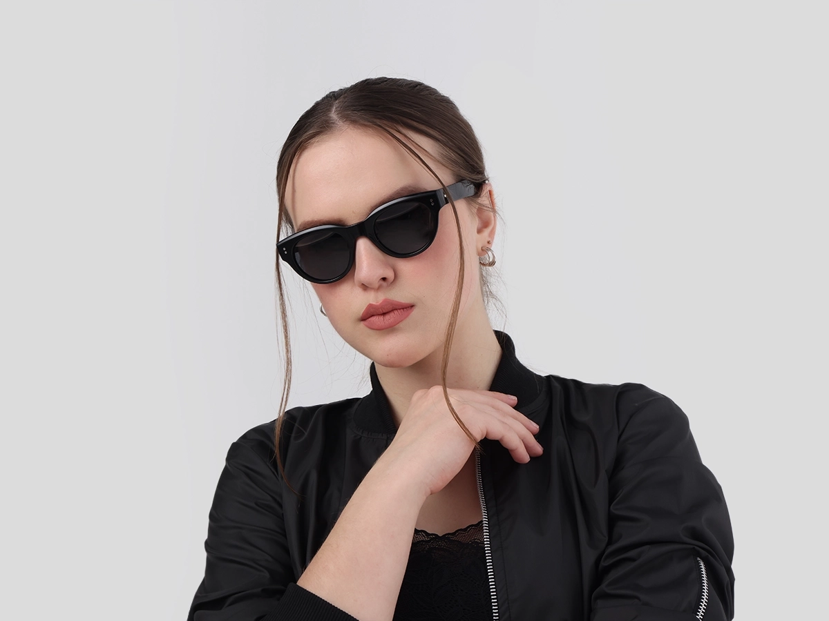 Women Model View