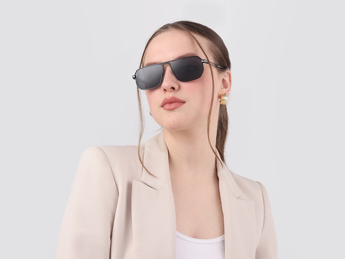 Stylish Black Metal Pilot Sunglasses-1
