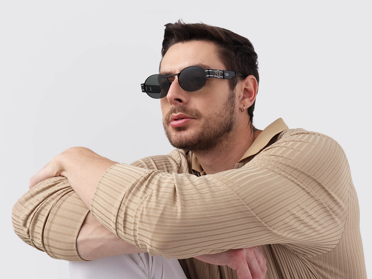 Matte Black Oval Keyhole Bridge Sunglasses 1