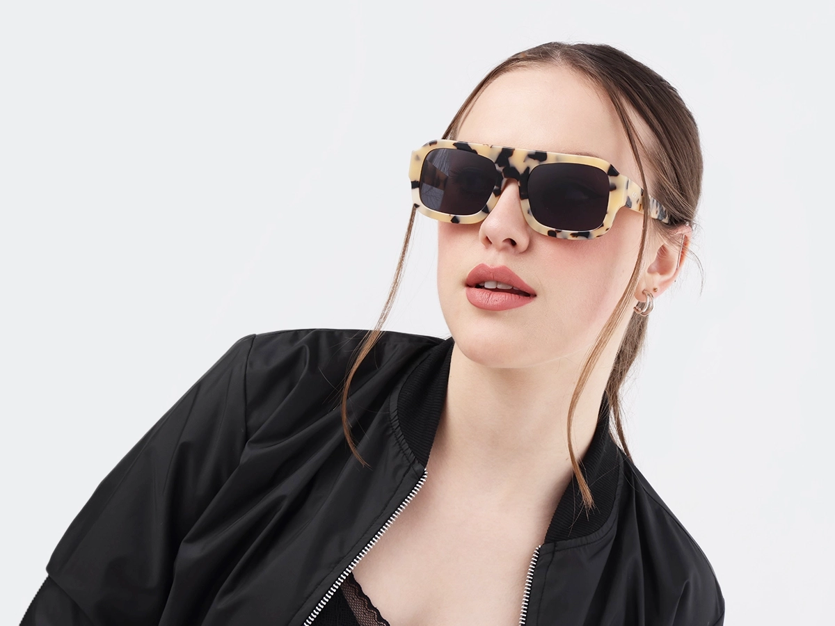 Beige Tortoise Flat Top Pilot Sunglasses 1