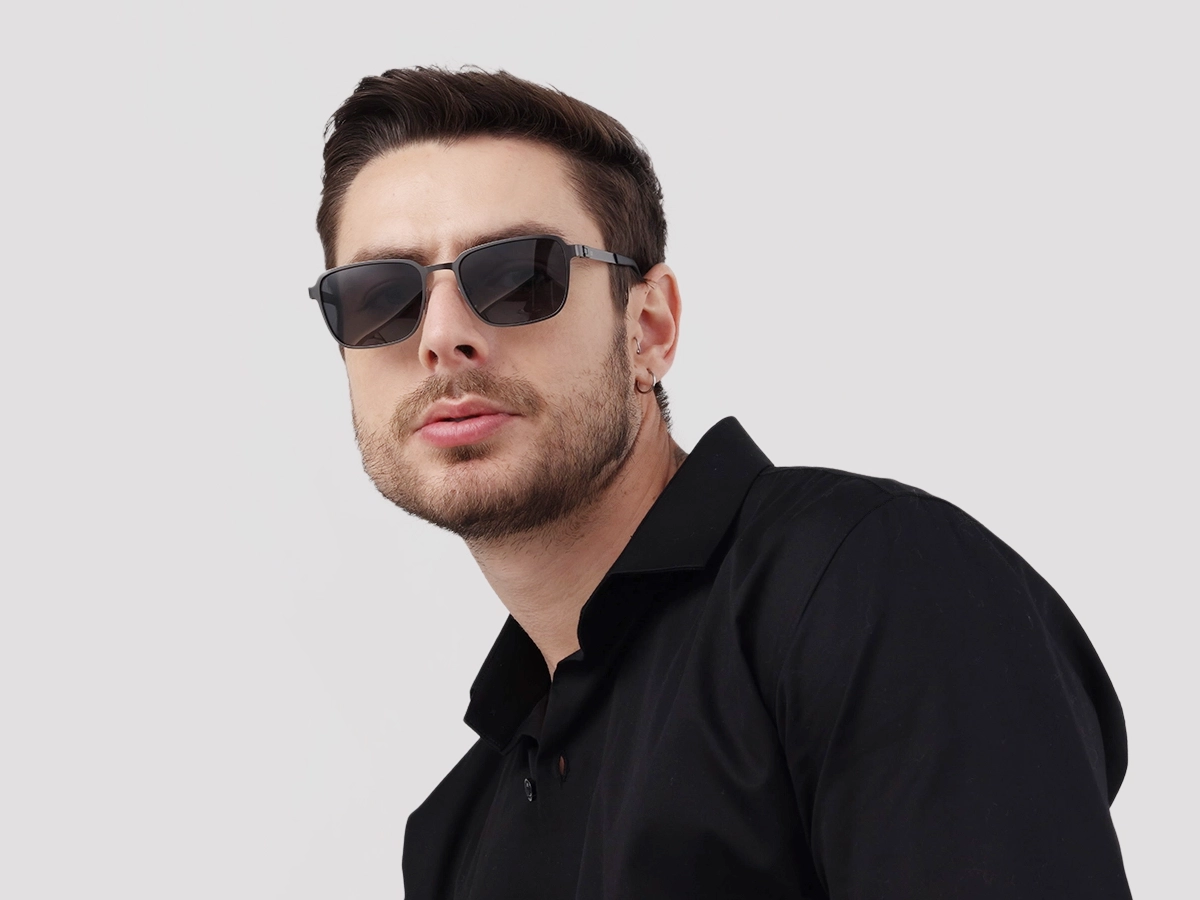 Matte Black Square Metal Full-Rim Sunglasses 1