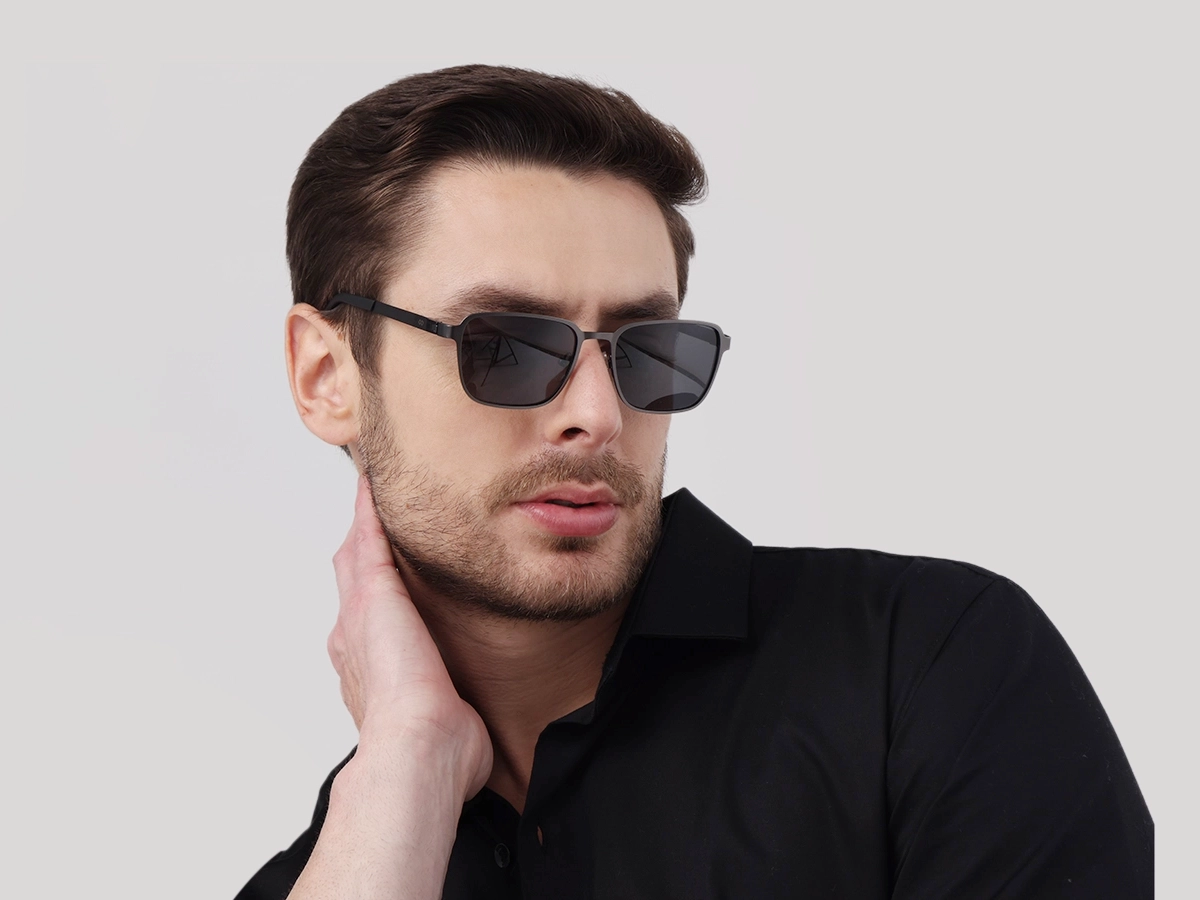 Matte Black Square Metal Full-Rim Sunglasses 1