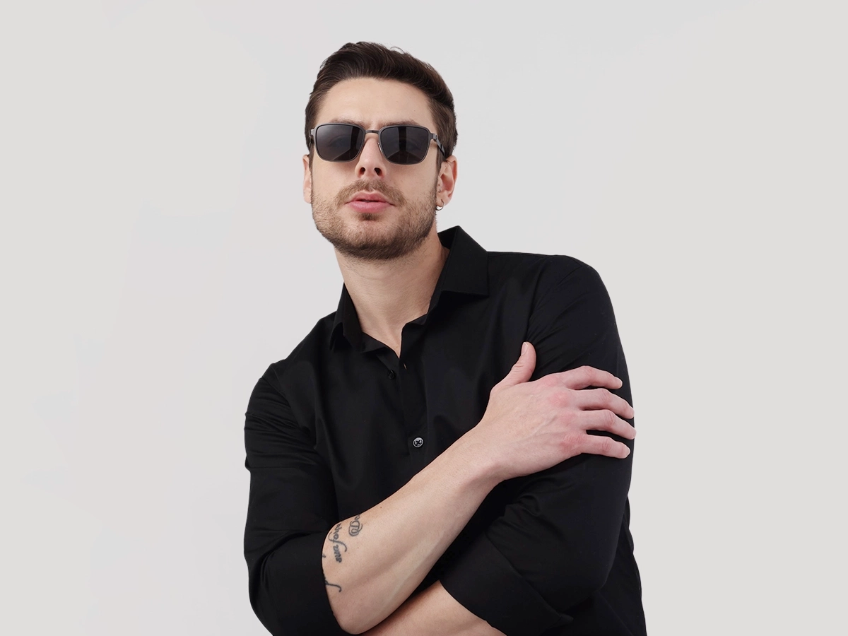 Matte Black Square Metal Full-Rim Sunglasses 1