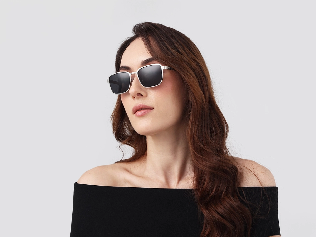 Matte Silver Metal Full-Rim Sunglasses With Nose Pads  1