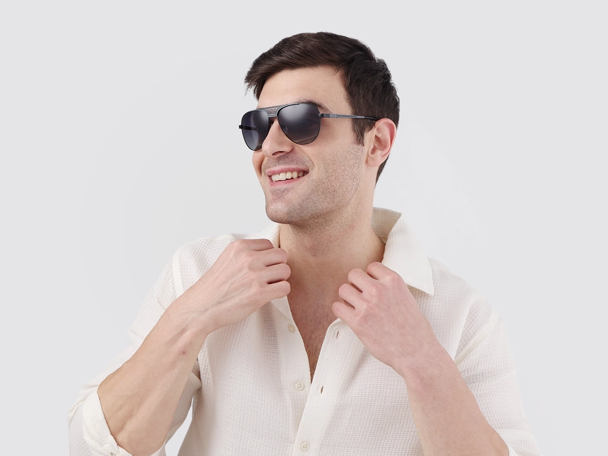 Black Metal Pilot Sunglasses With Nose Pad 1
