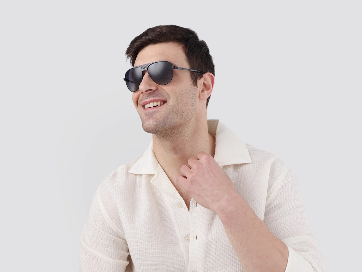 Black Metal Pilot Sunglasses With Nose Pad 1