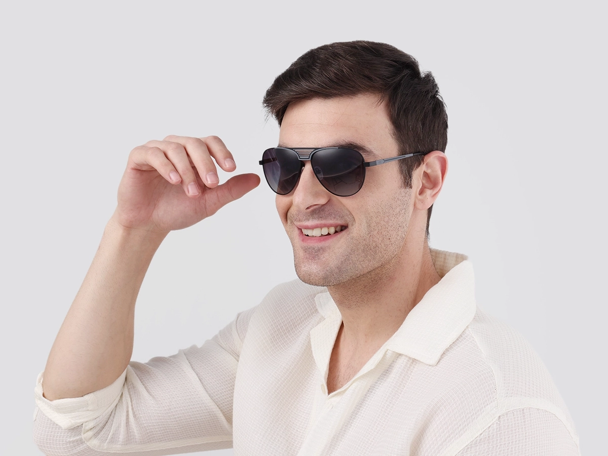 Black Metal Pilot Sunglasses With Nose Pad 1