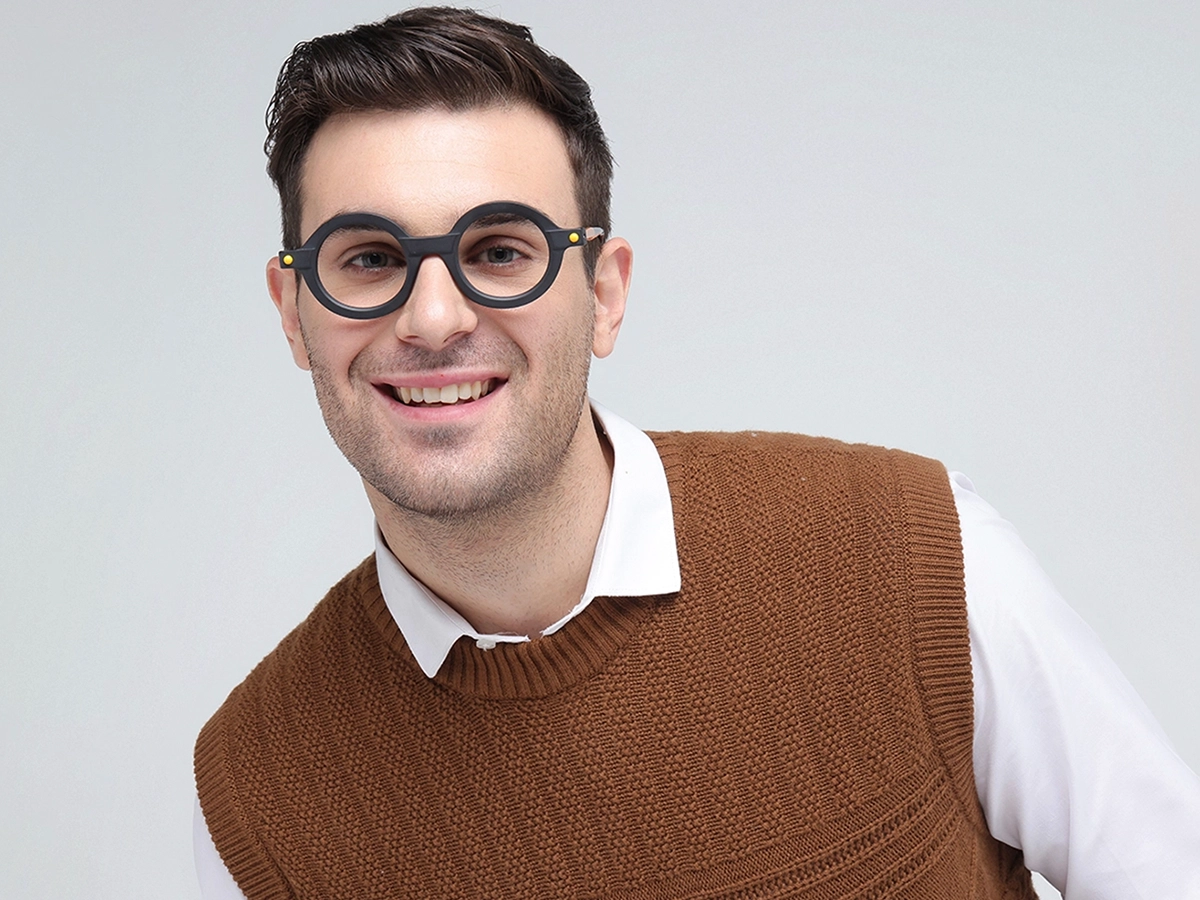 Black Oval Glasses 1