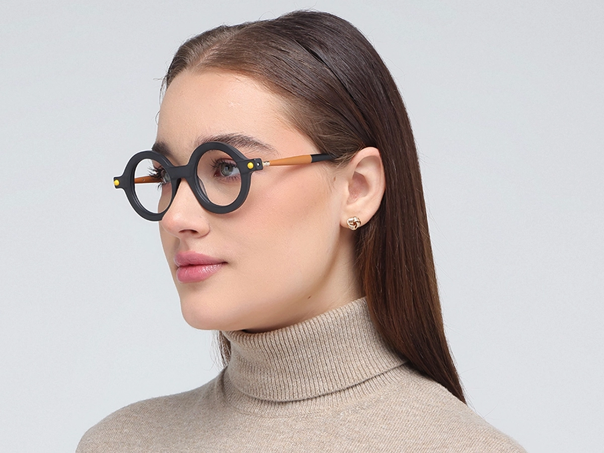 Black Oval Glasses 1