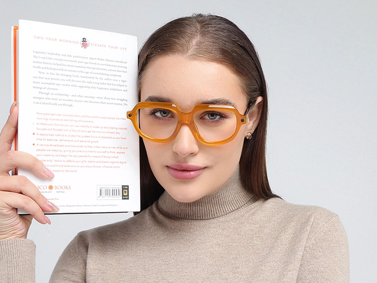 Gold Oversized Glasses 1