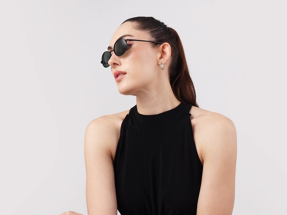 Matte Black Oval Full-Rim Sunglasses 1