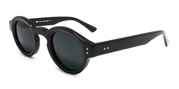 small round black sunglasses