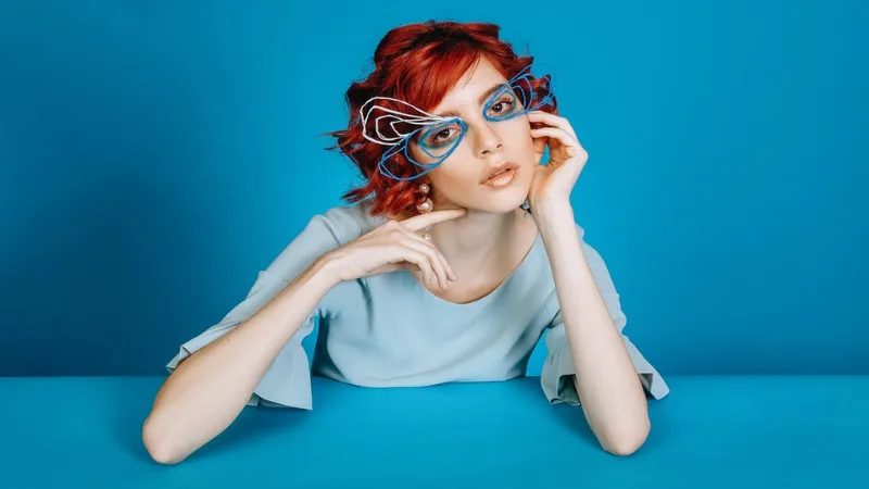 Breaking the norms of conventionally: Unusual glasses are the way to experiment with style