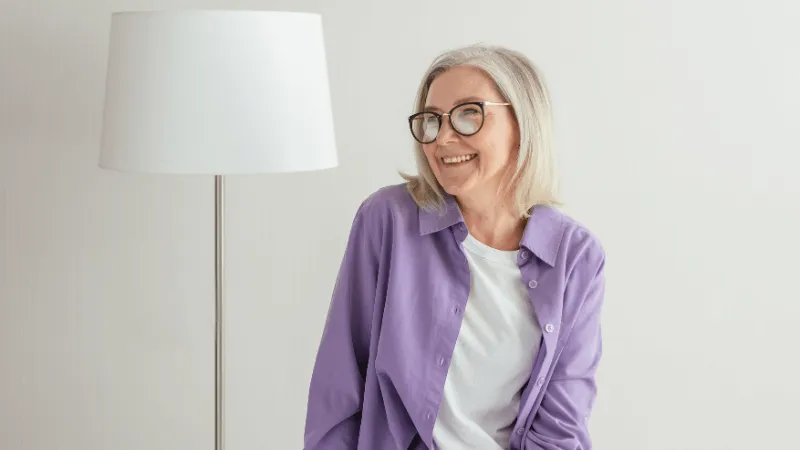 How to Choose the Right Eyeglasses for Seniors? 