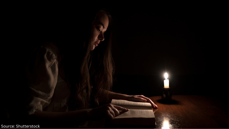 The Effects of Reading under Dim Light | Specscart.®