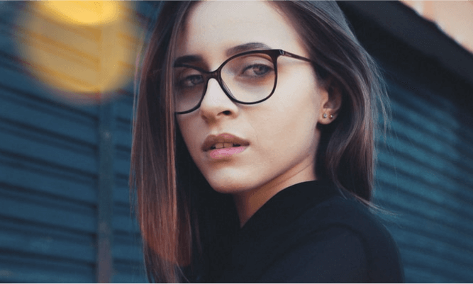 https://specscart.co.uk/media/wysiwyg/SquareGlasses/Buy-square-glasses-for-women.png