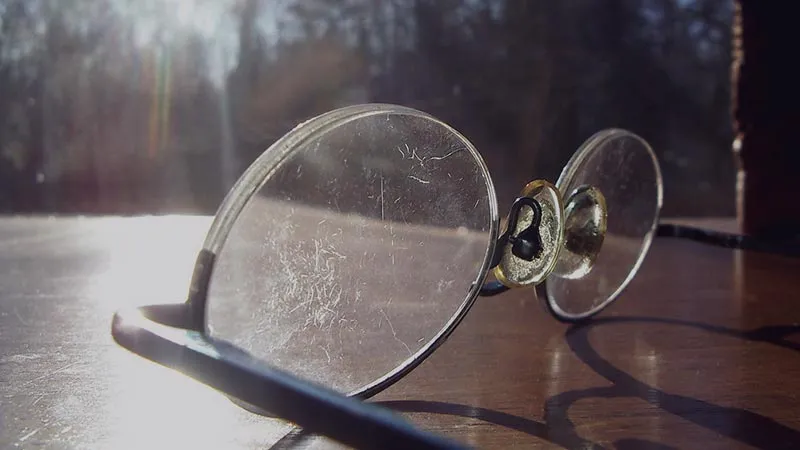 How to Fix Scratches and Repair your Glasses