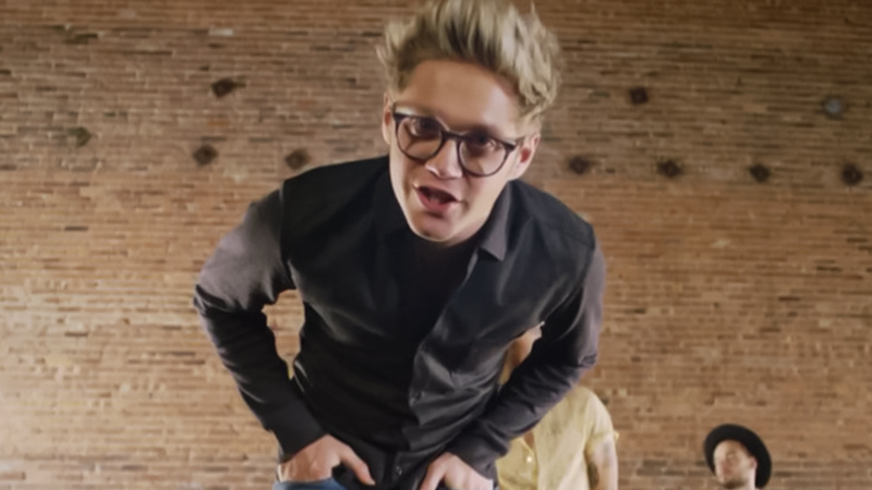 niall horan wearing glasses