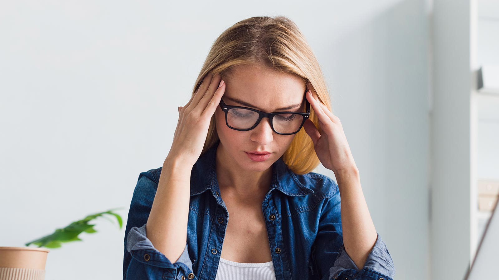 headache is a major side effects of adjusting to new eyeglasses